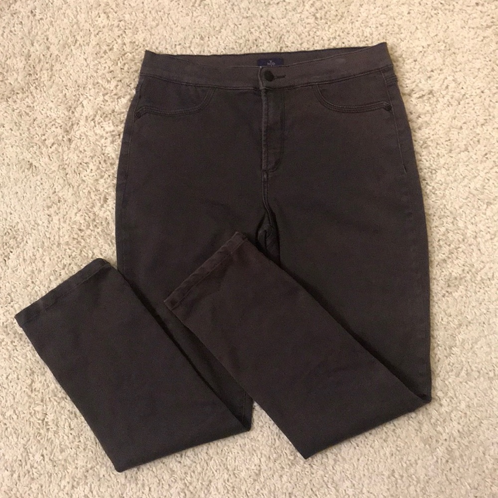 Ankle crop stretchy pants